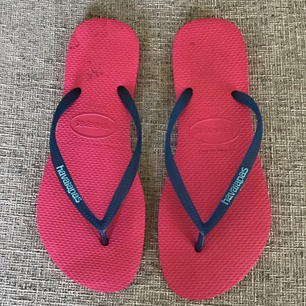 Havaianas pink slippers